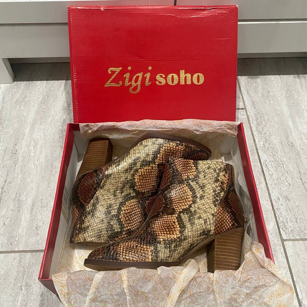 ZIGI SOHO Womens Brown Snake Skin Harlan Almond Toe Block Heel Boots Shoes 8M